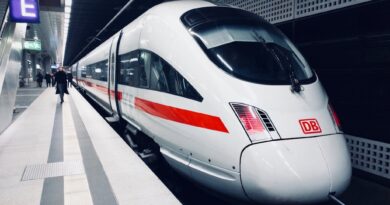 white and red DB train subway
